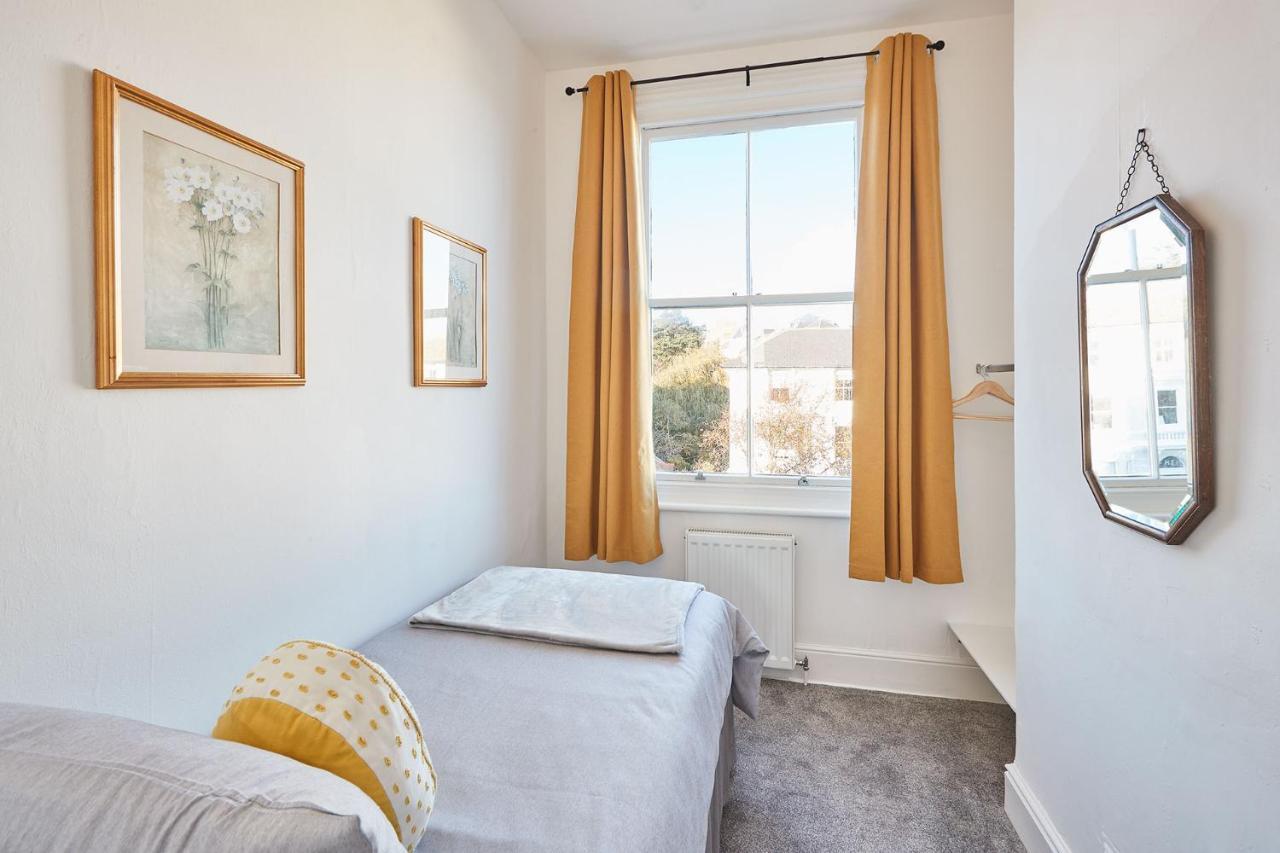 Beautiful Sea View Apartment In St Leonards On Sea Esterno foto